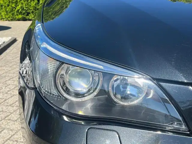 BMW 5 Series view 5
