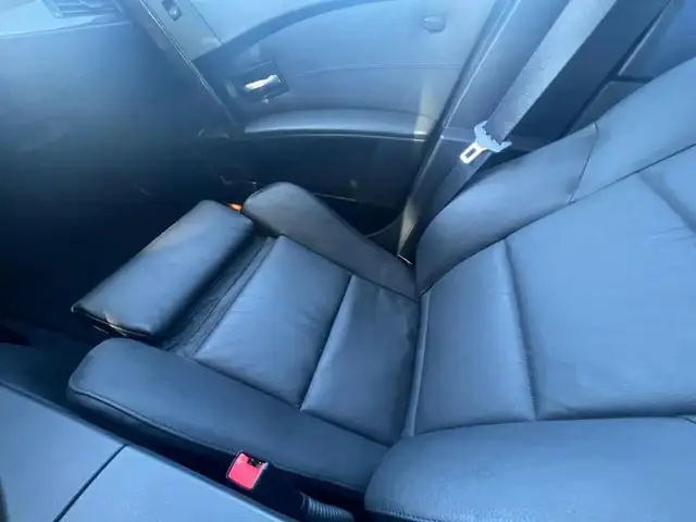 BMW 5 Series view 13