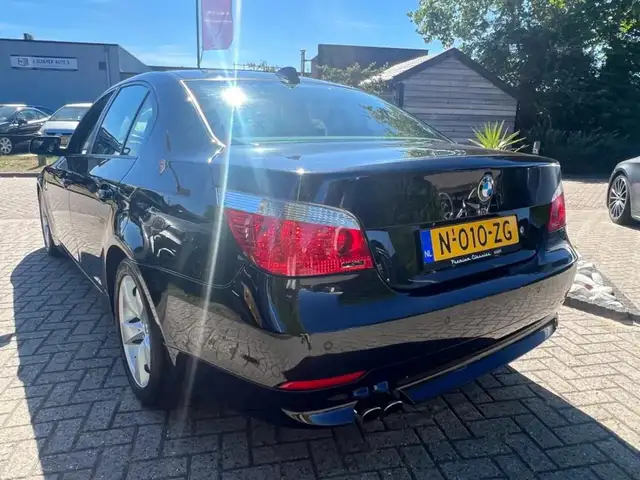 BMW 5 Series view 7