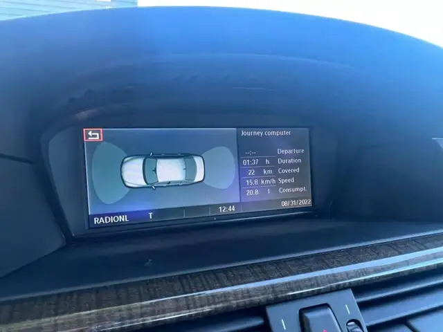 BMW 5 Series view 15