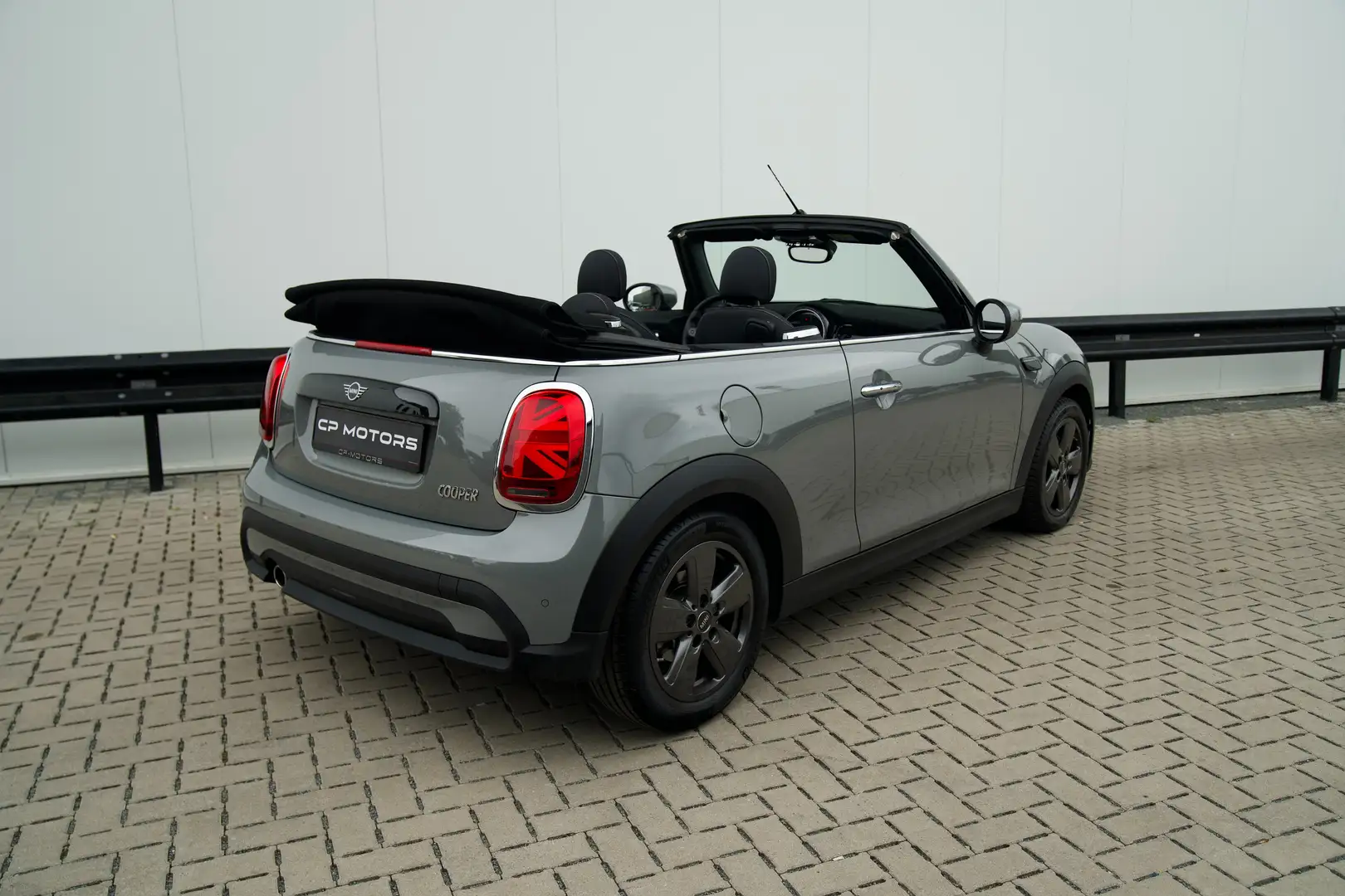 MINI Cooper Cabrio | APPLE CARPLAY | 18.503 KM | 1E EIGENAAR | TOP !! Grau - 2