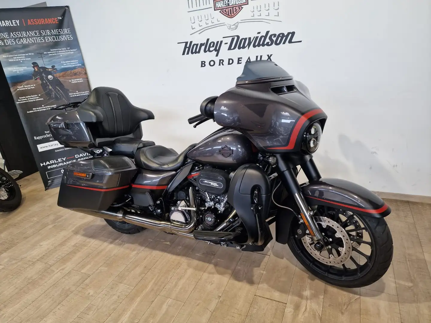Harley-Davidson Street Glide Gris - 2