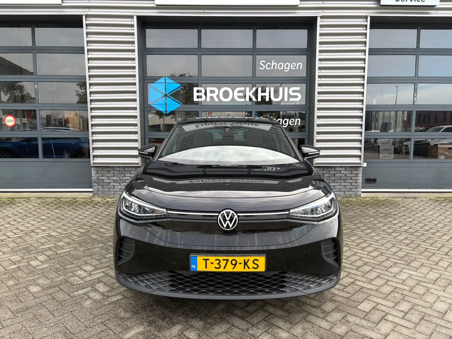 Volkswagen ID.4 Pure 150 pk 52 kWh | Parkeersensoren | Cruise cont Zwart - 2