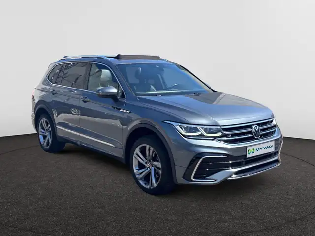 Volkswagen Tiguan Allspace view 13