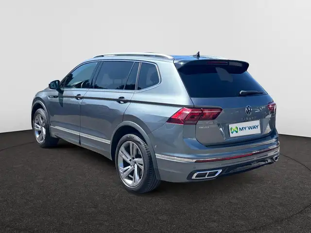 Volkswagen Tiguan Allspace view 2