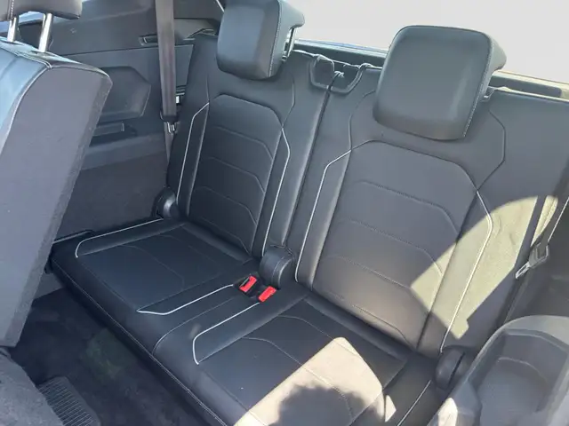 Volkswagen Tiguan Allspace view 12