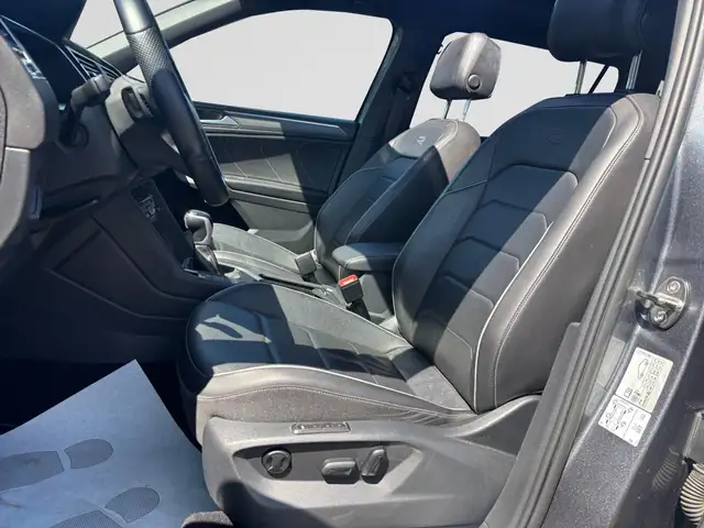 Volkswagen Tiguan Allspace view 8