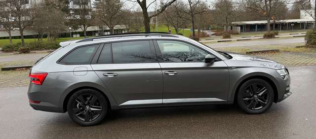 Imagine Skoda Superb Superb Combi 2.0 TDI 4x4 DSG Sportline