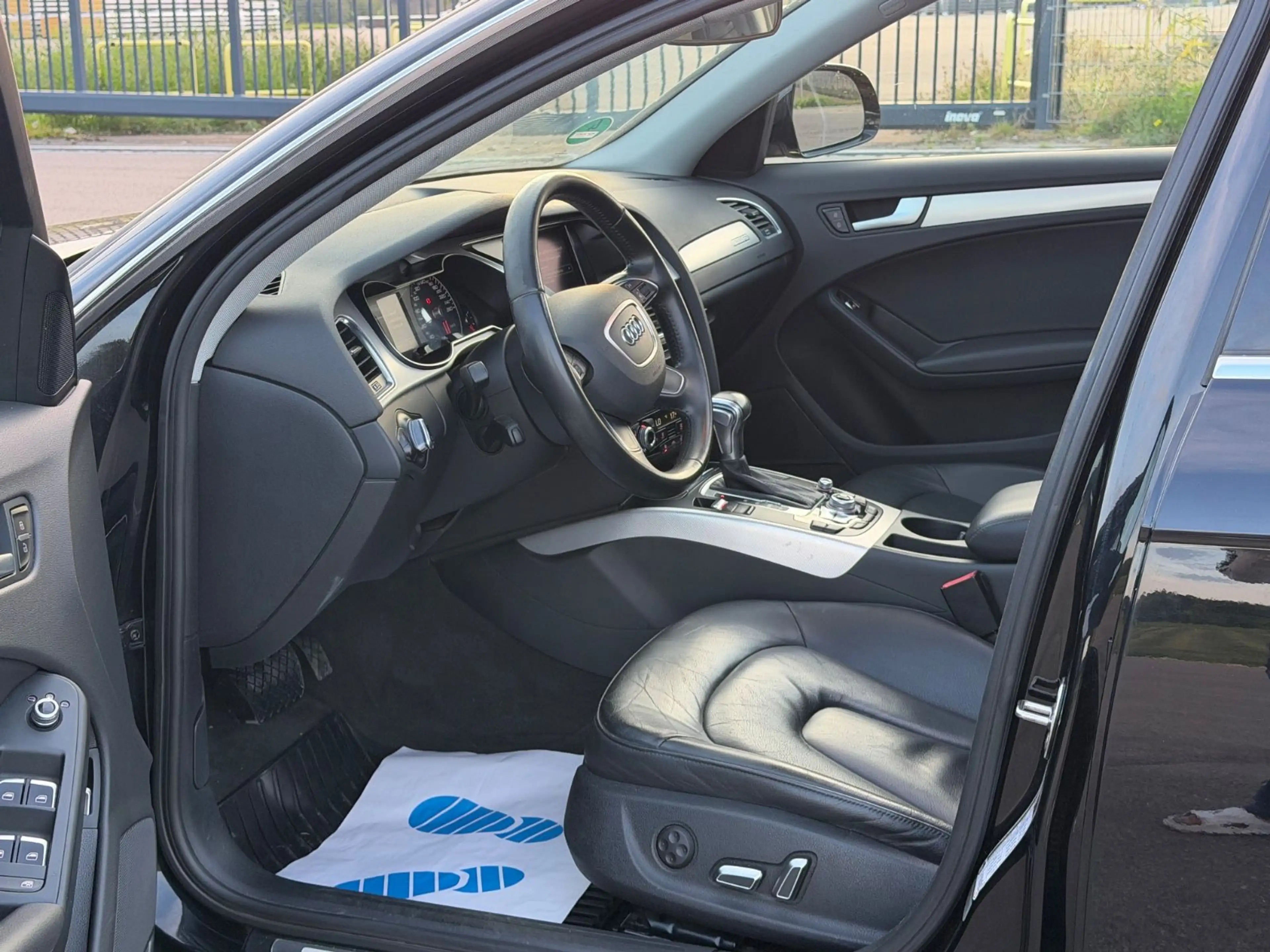 Audi A4 allroad 2.0 TFSI quattro | Pano | RFK | PDC | — photo 10