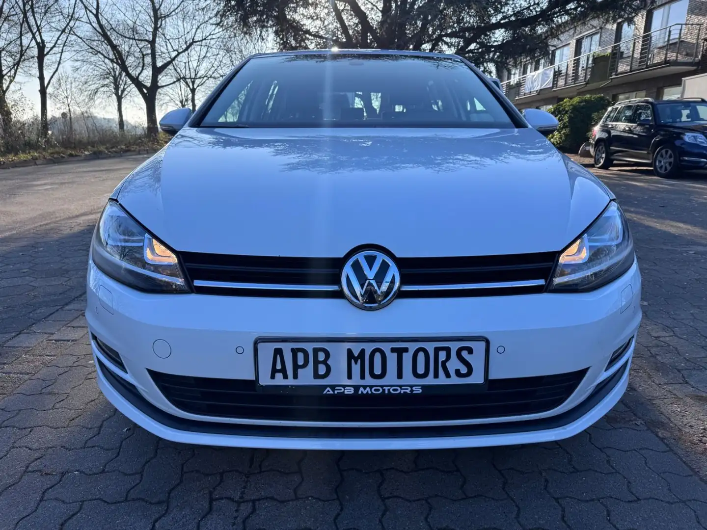 Volkswagen Golf GOLF VII BMT MASSAGE BI-XENON T-LEDER SHZ TEMPO. Weiß - 2