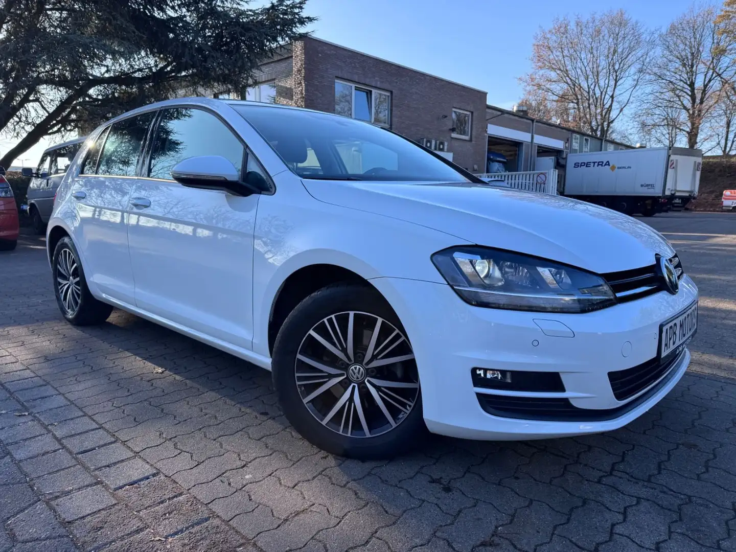 Volkswagen Golf GOLF VII BMT MASSAGE BI-XENON T-LEDER SHZ TEMPO. Weiß - 1