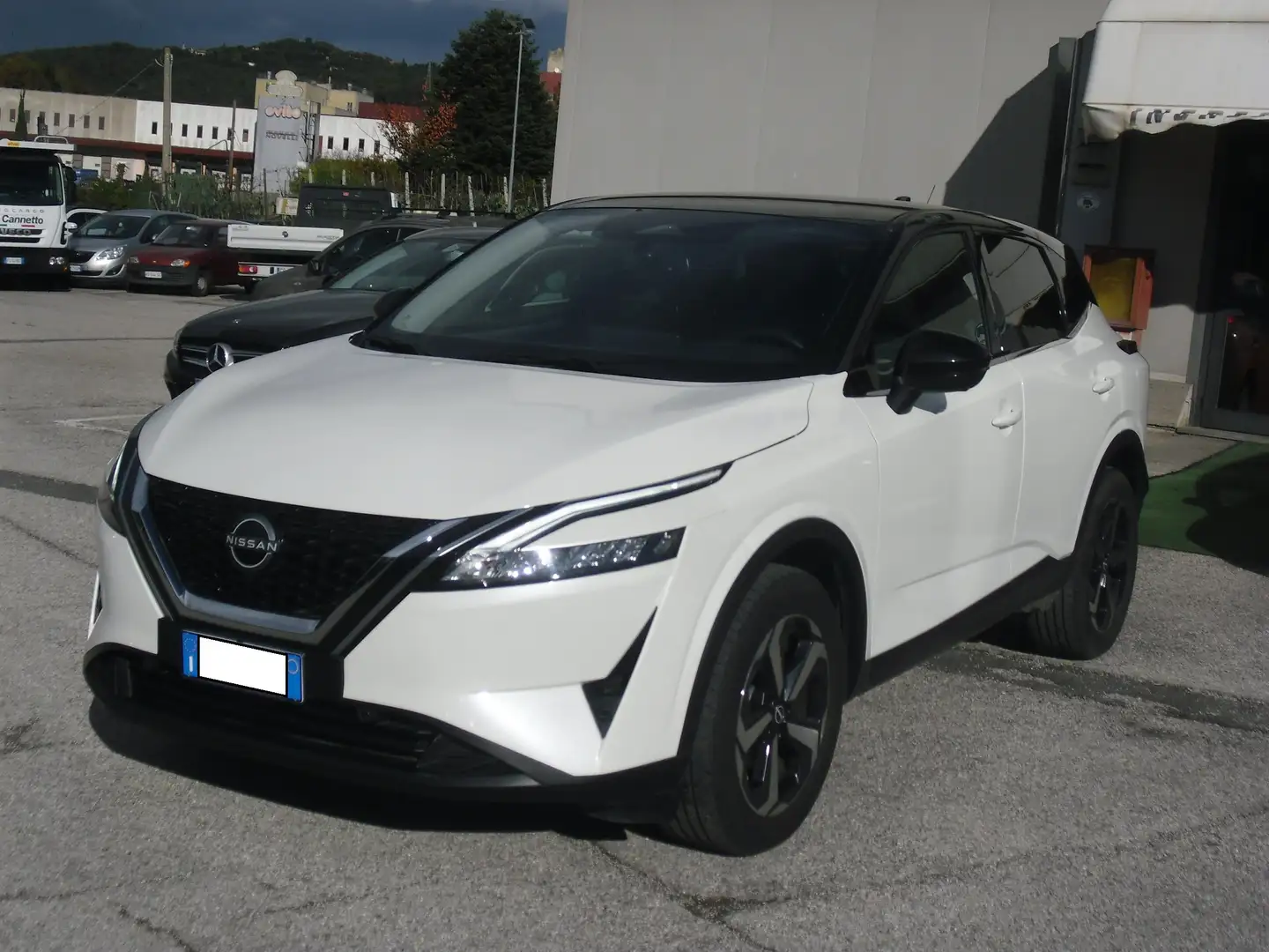Nissan Qashqai 1.3 mhev N-Connecta 158cv xtronic, pari al nuovo! Bianco - 1