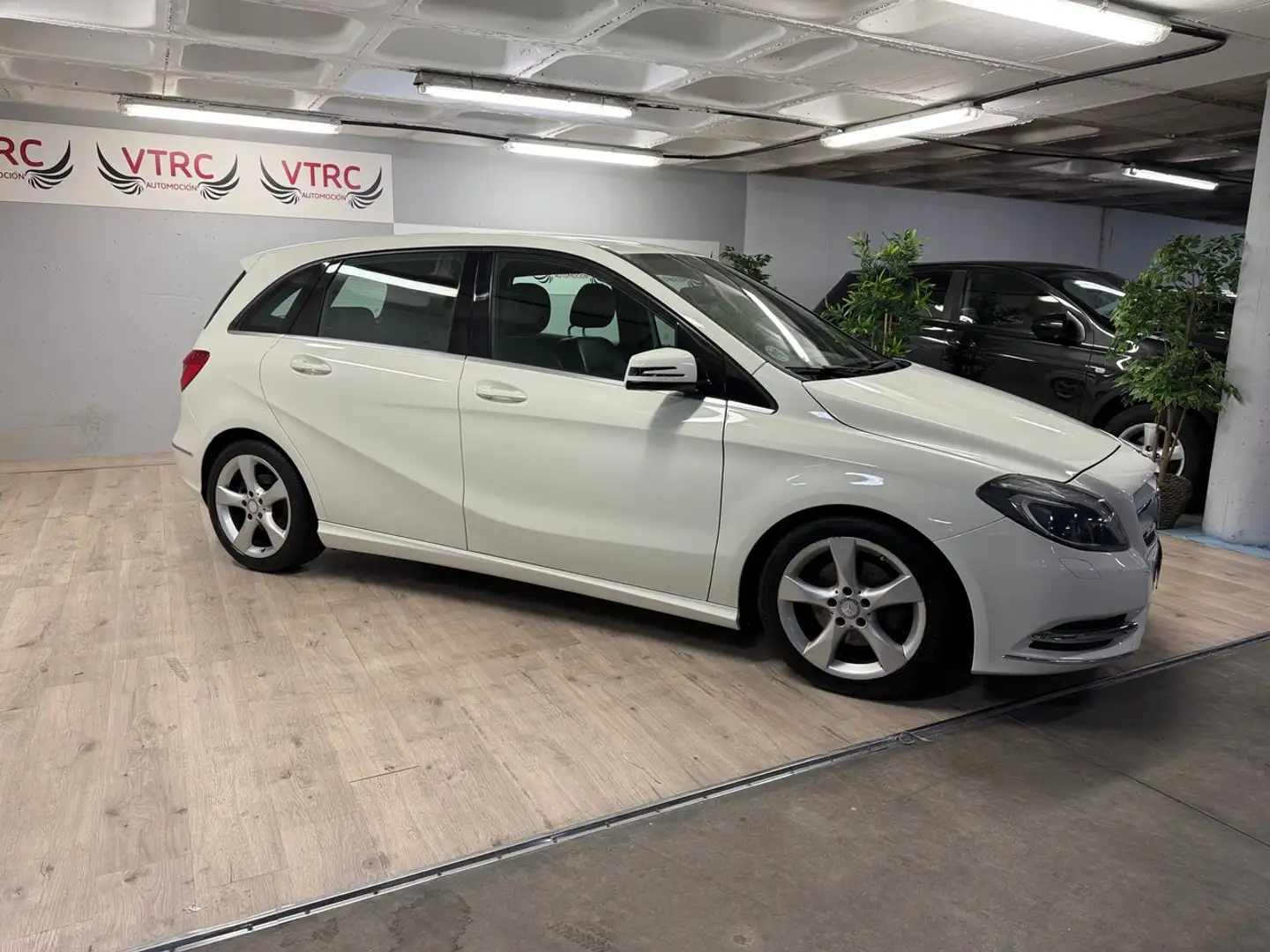 Mercedes-Benz B 180 180CDI BE 7G-DCT (4.75) Blanc - 2