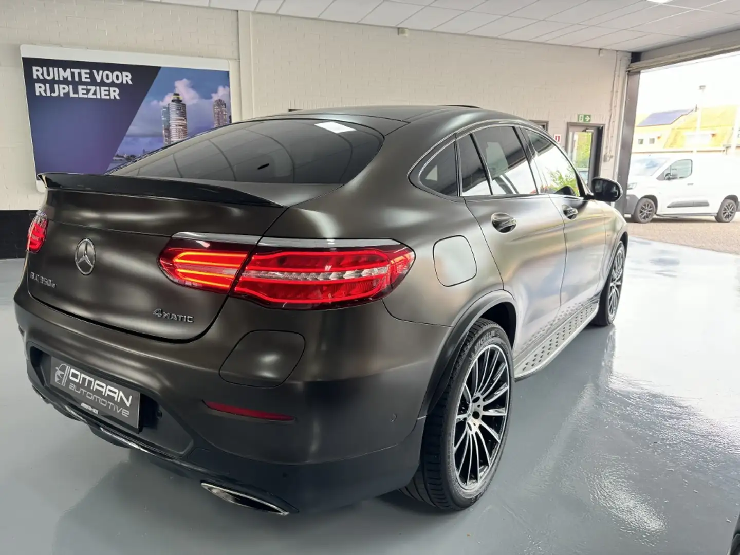Mercedes-Benz GLC 350 Coupé GLC 350e AMG 4MATIC Matt Bruin Marrón - 2