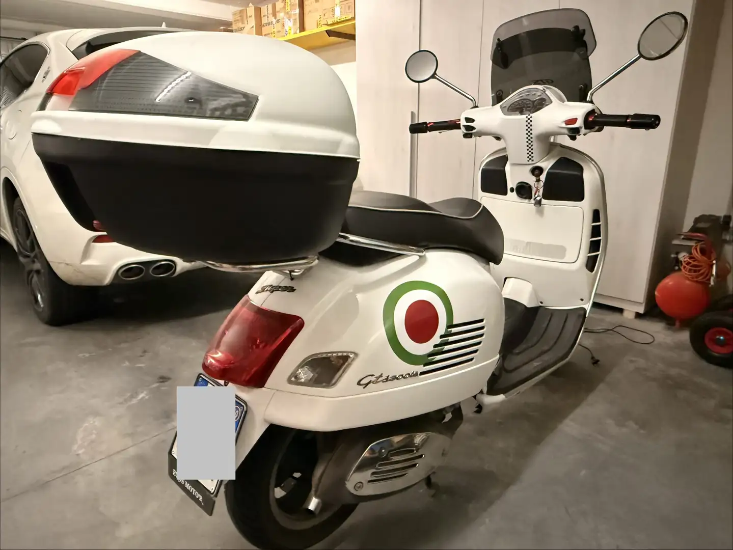 Piaggio GTS 300 - 2