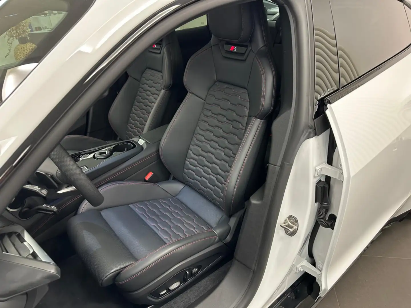 Audi e-tron GT S  e-tron GT Bianco - 2