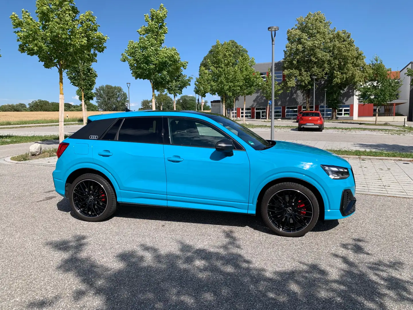 Audi SQ2 Q2 TFSI quattro S tronic Blau - 1