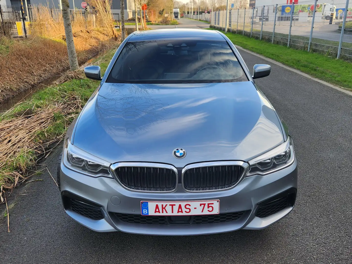 BMW 530 e M pack * 2017 * 2.0 Turbo Benzine / Hybride Zilver - 2