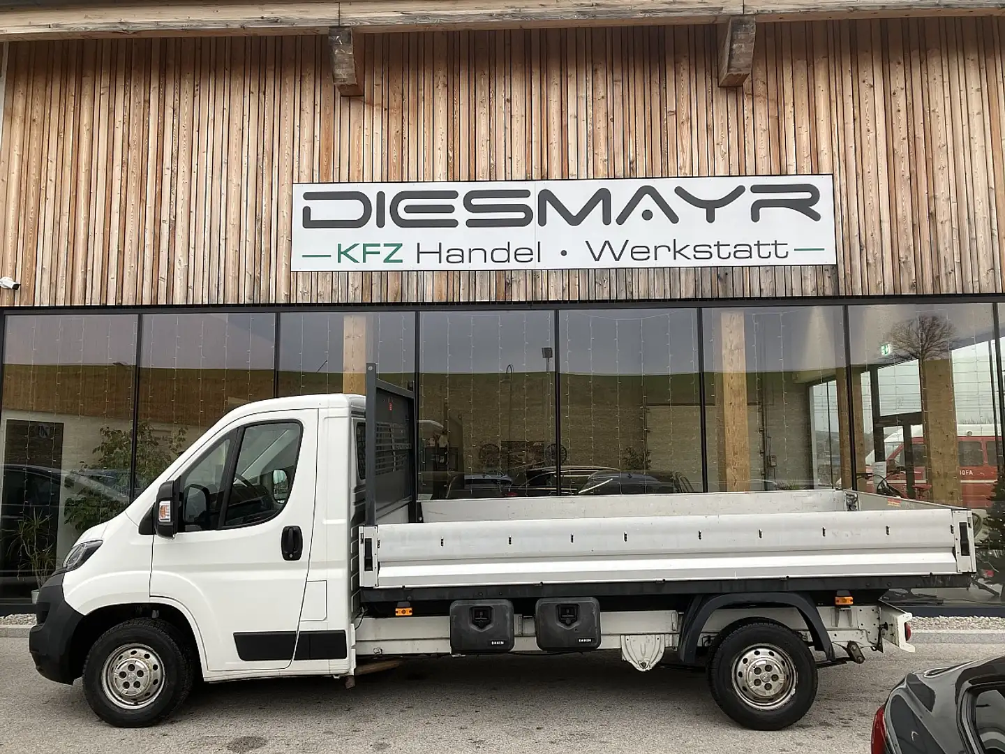 Peugeot Boxer 3300 L3 2,0 BlueHDi 130 Euro6 Weiß - 2