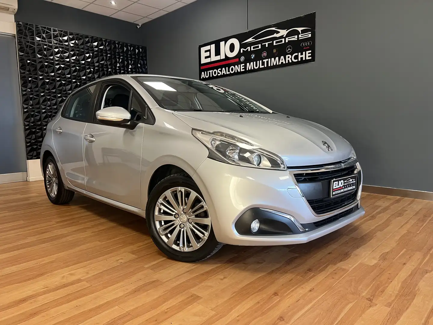 Peugeot 208 5p 1.2 puretech Allure gpl 82cv - 1