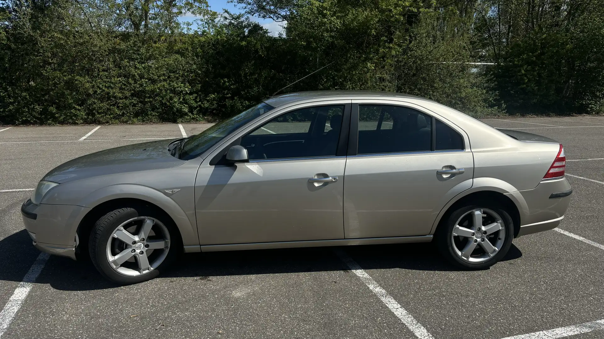 Ford Mondeo 2.0 Ghia X Beige - 2