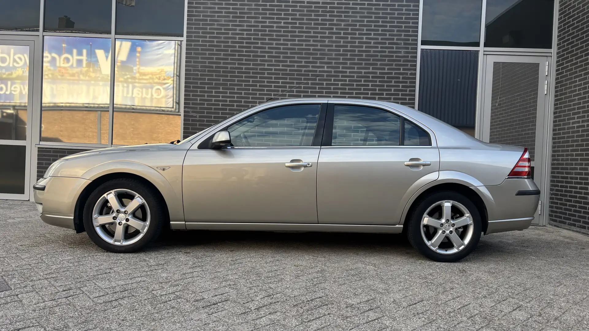 Ford Mondeo 2.0 Ghia X Beige - 2