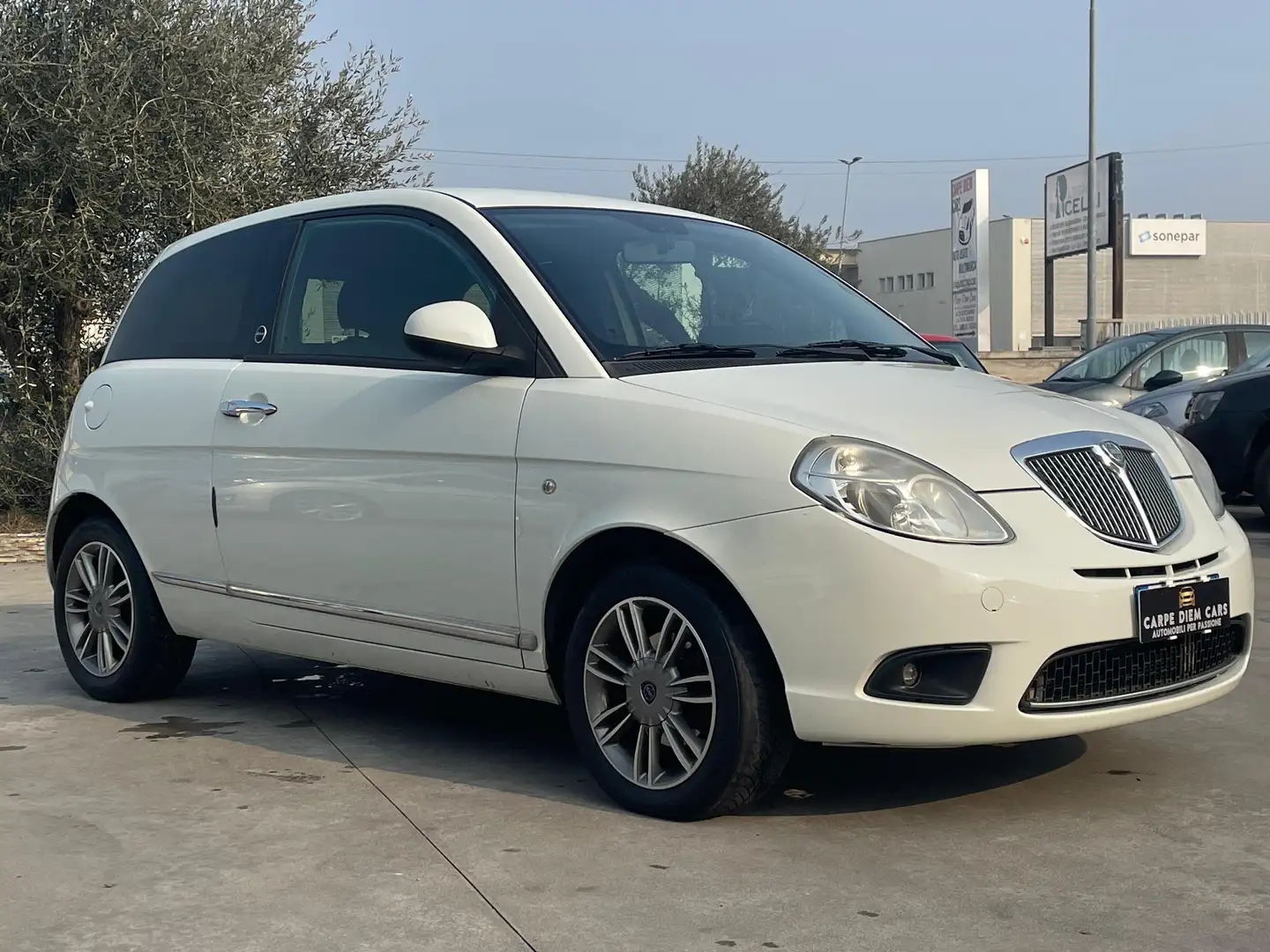 Lancia Ypsilon Ypsilon 1.4 8v New Oro (oro) ecochic Gpl Bianco - 2