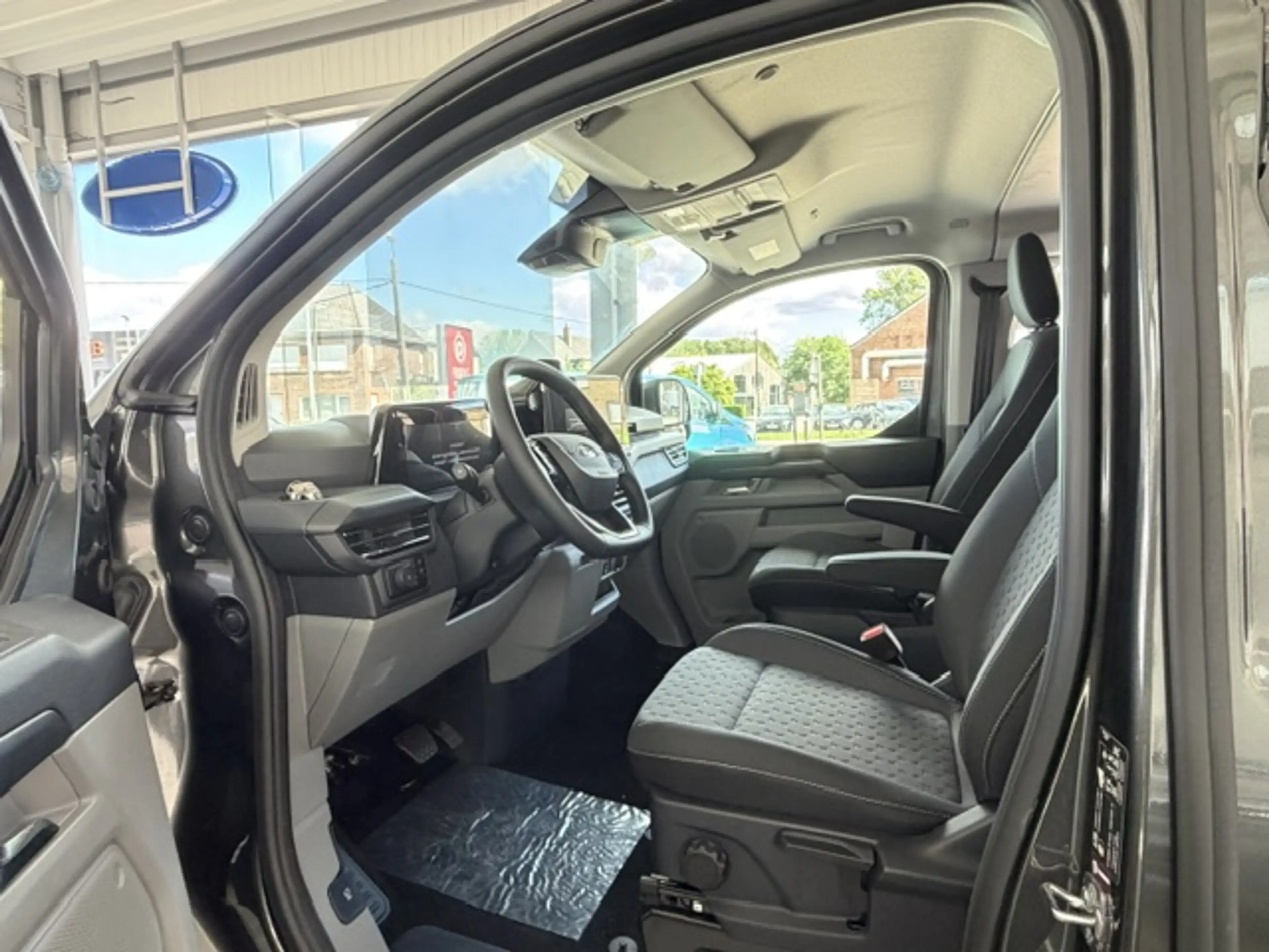 Ford Transit Custom 2.0 TDCi L2H1 Limited 170pk Multi-use 5pl — photo 8