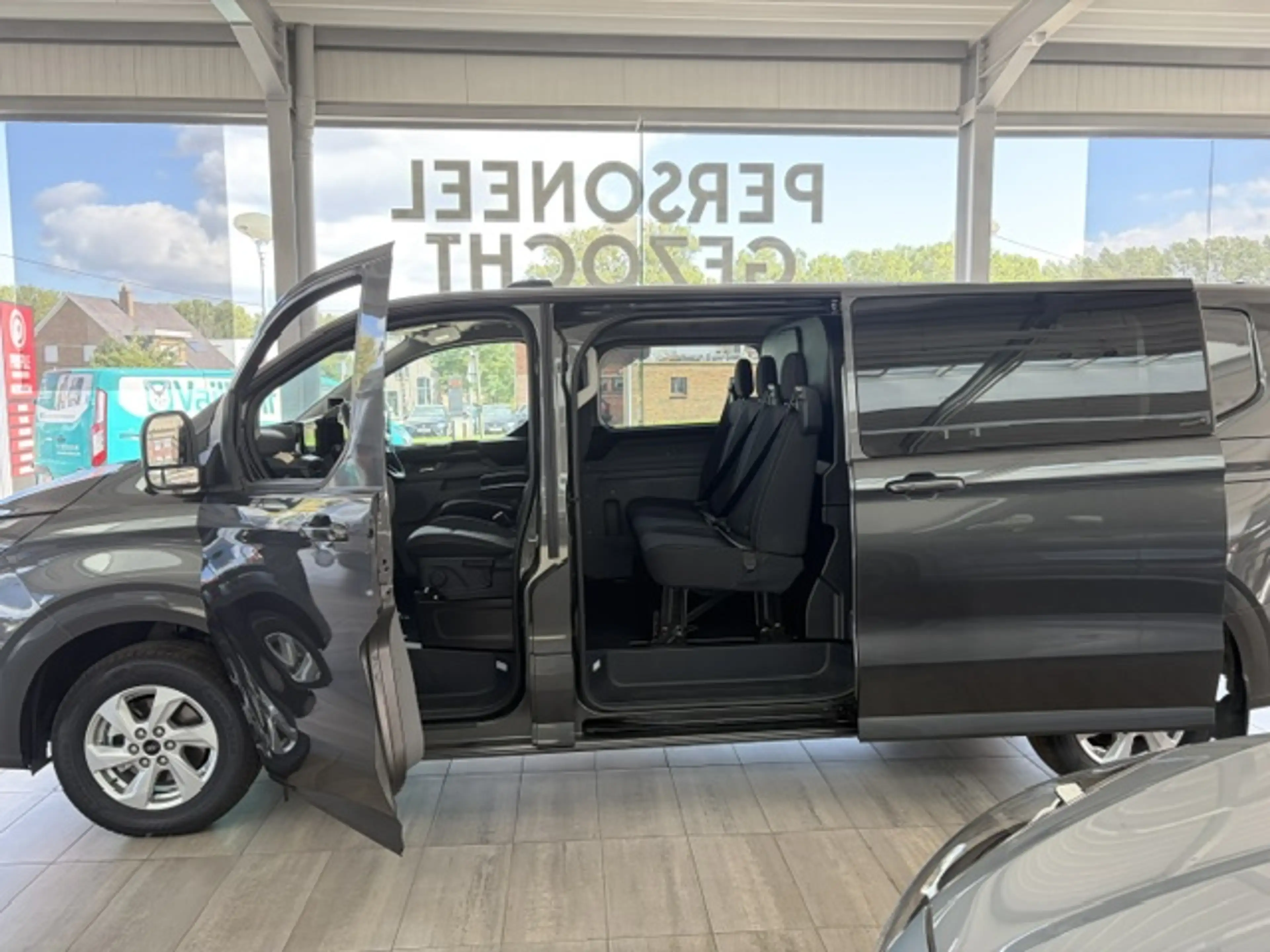 Ford Transit Custom 2.0 TDCi L2H1 Limited 170pk Multi-use 5pl — photo 5