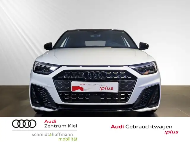 Audi A1 view 2