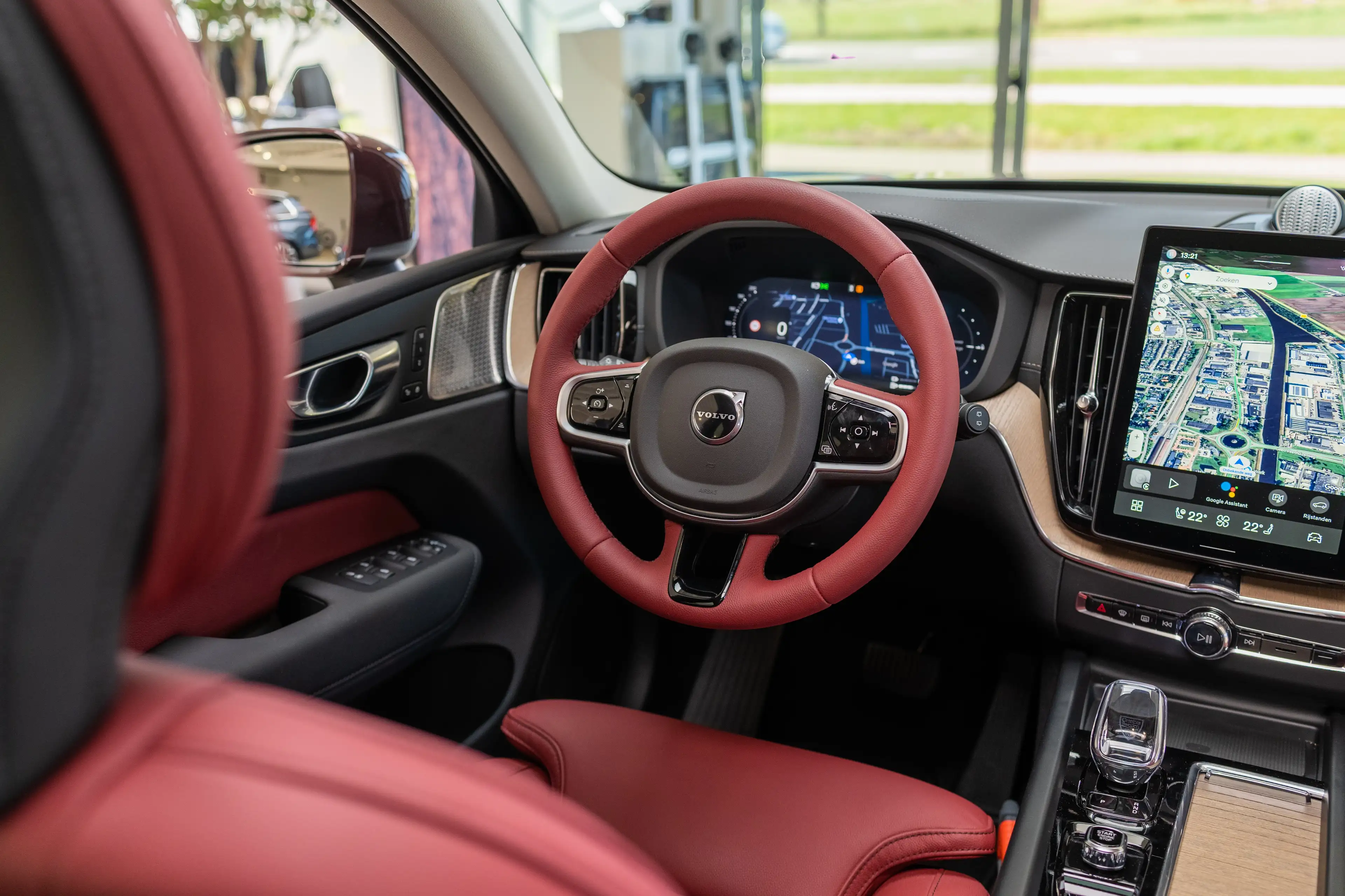 Volvo XC60 T8 Ultra | Rood Leder! | B&W | Luchtvering | Pano — photo 8