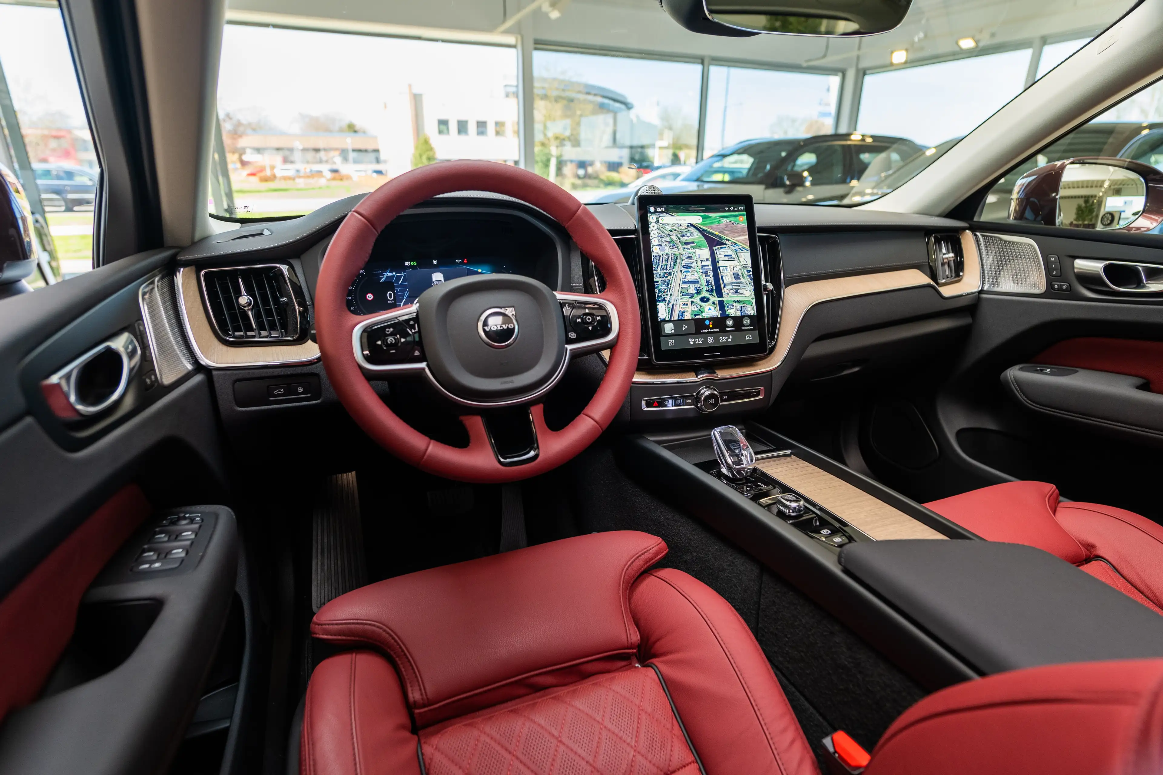 Volvo XC60 T8 Ultra | Rood Leder! | B&W | Luchtvering | Pano — photo 3