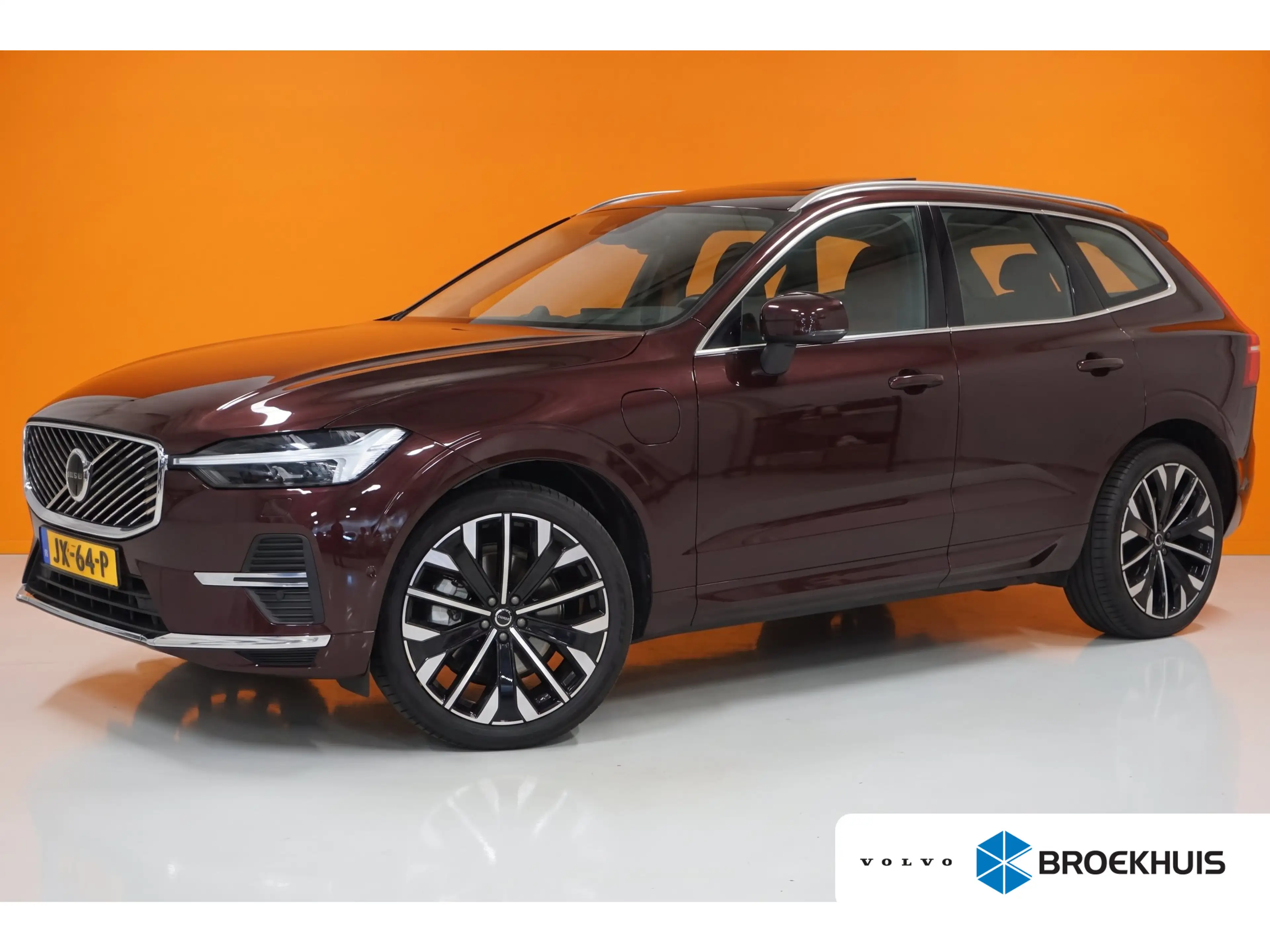 Volvo XC60 T8 Ultra | Rood Leder! | B&W | Luchtvering | Pano