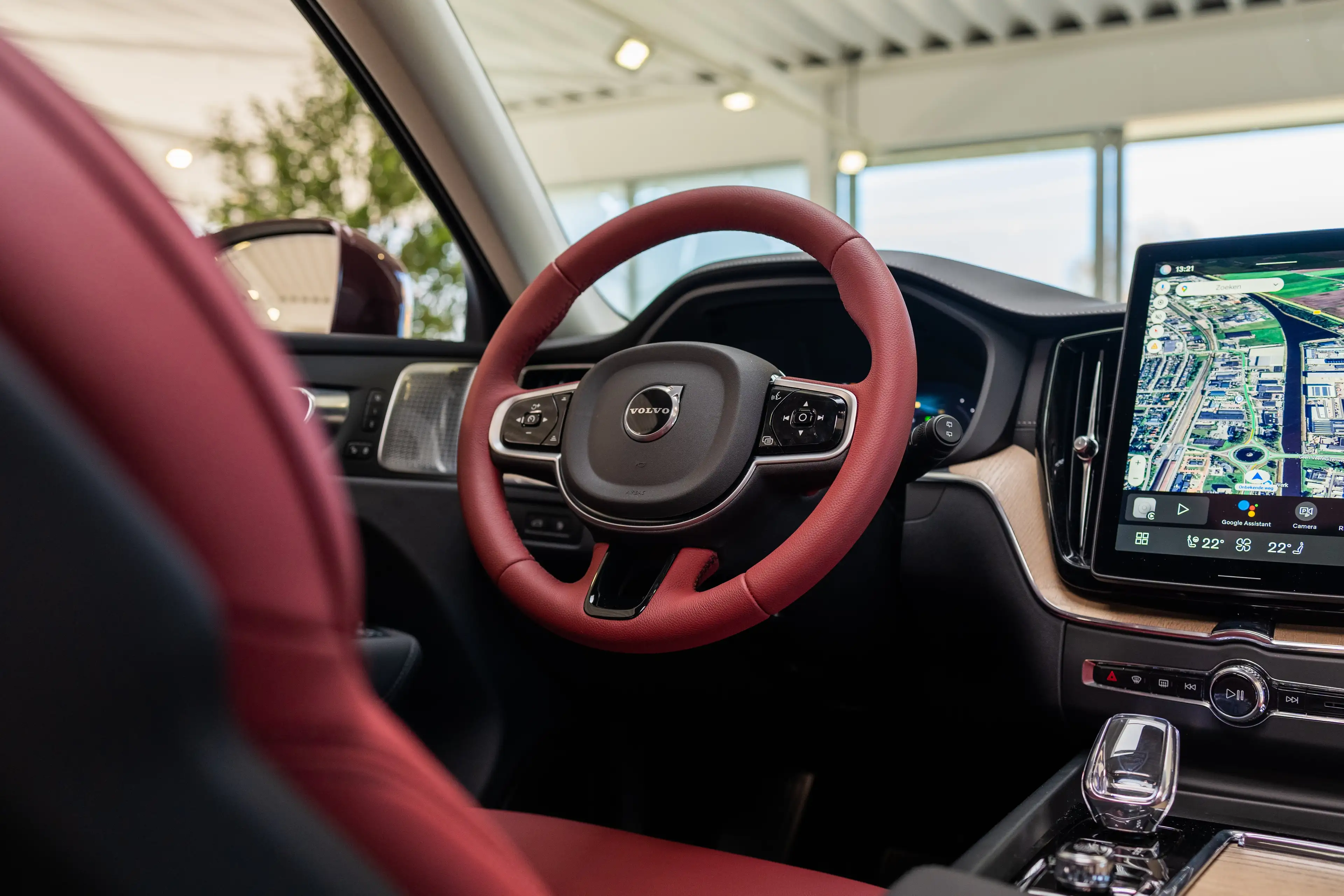 Volvo XC60 T8 Ultra | Rood Leder! | B&W | Luchtvering | Pano — photo 6