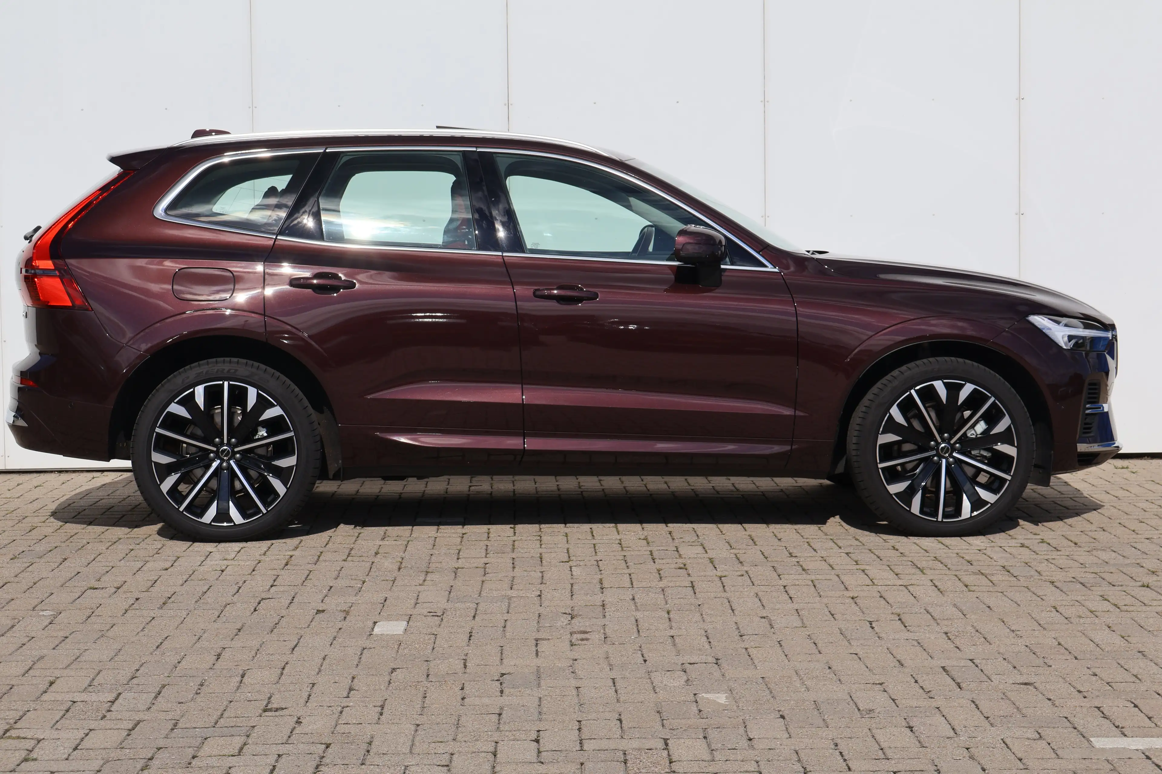 Volvo XC60 T8 Ultra | Rood Leder! | B&W | Luchtvering | Pano — photo 7