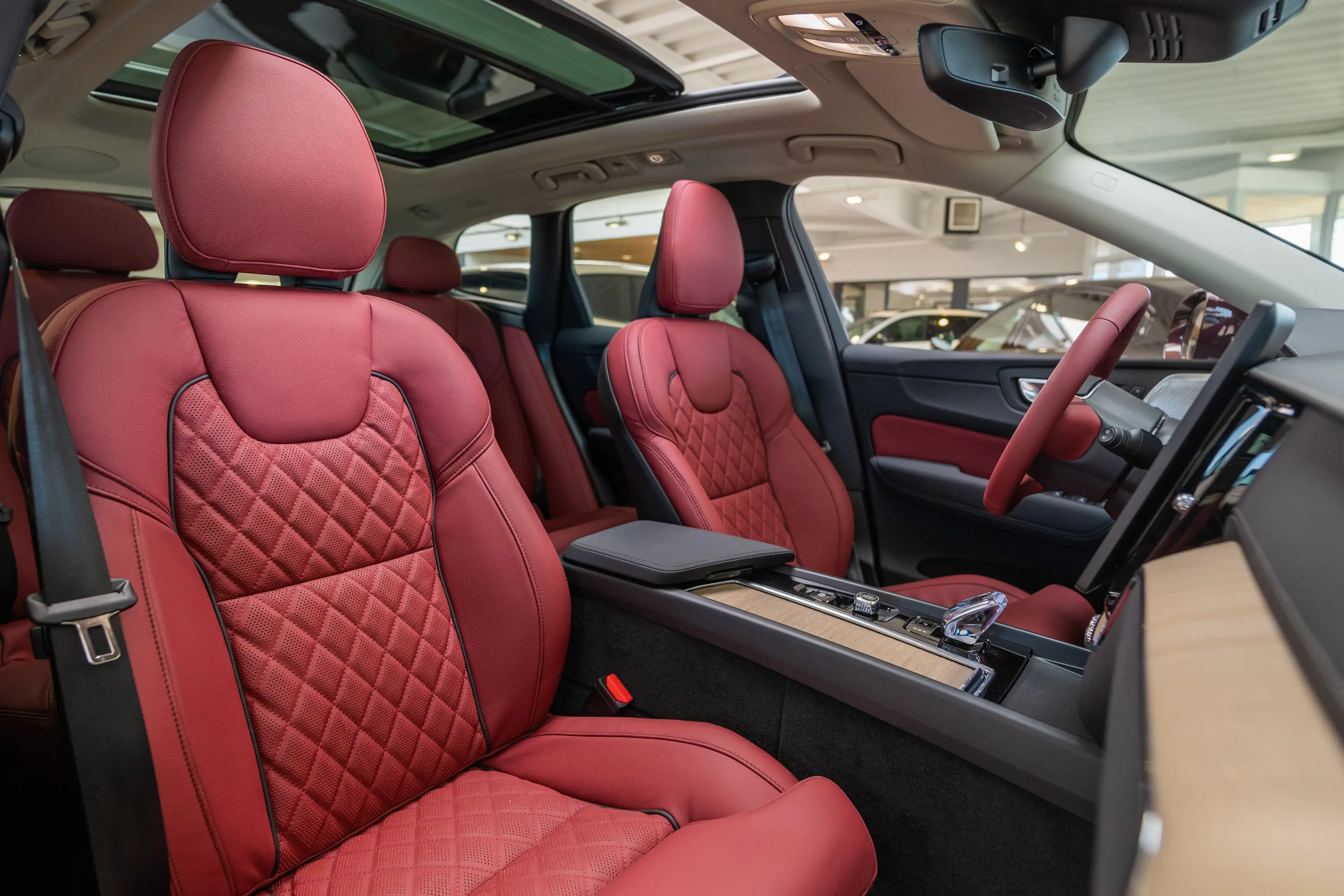 Volvo XC60 T8 Ultra | Rood Leder! | B&W | Luchtvering | Pano — photo 2