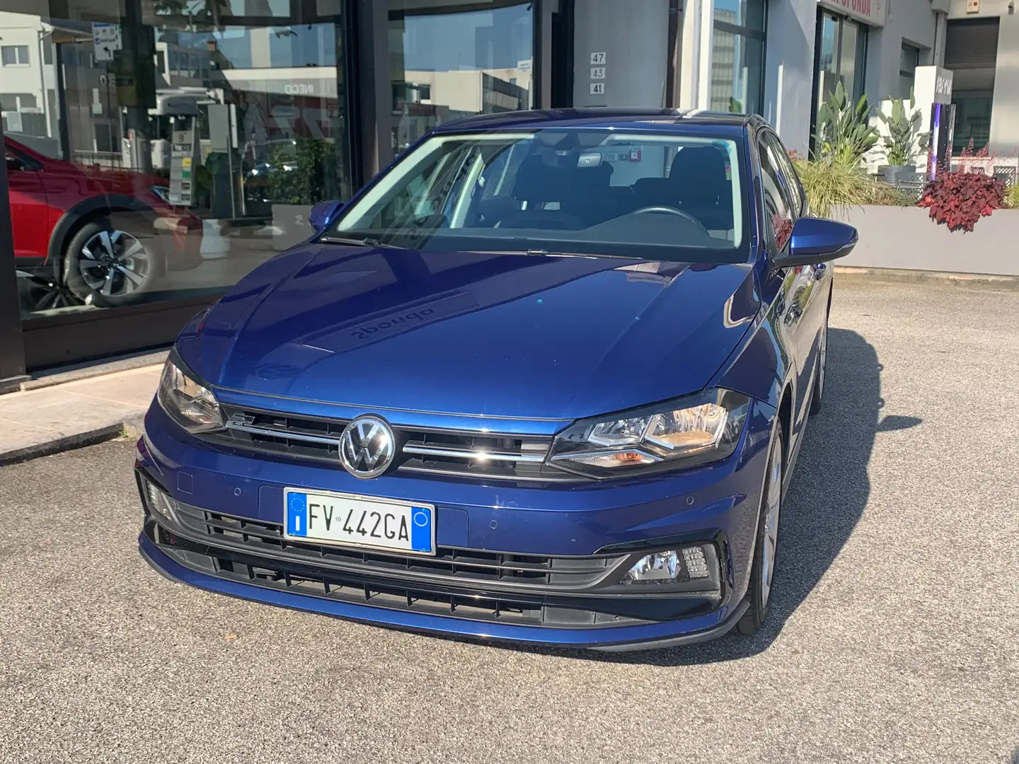 Volkswagen Polo 5p 1.0 TSI SPORT R-LINE 115cv NEOPATENTATI - 2
