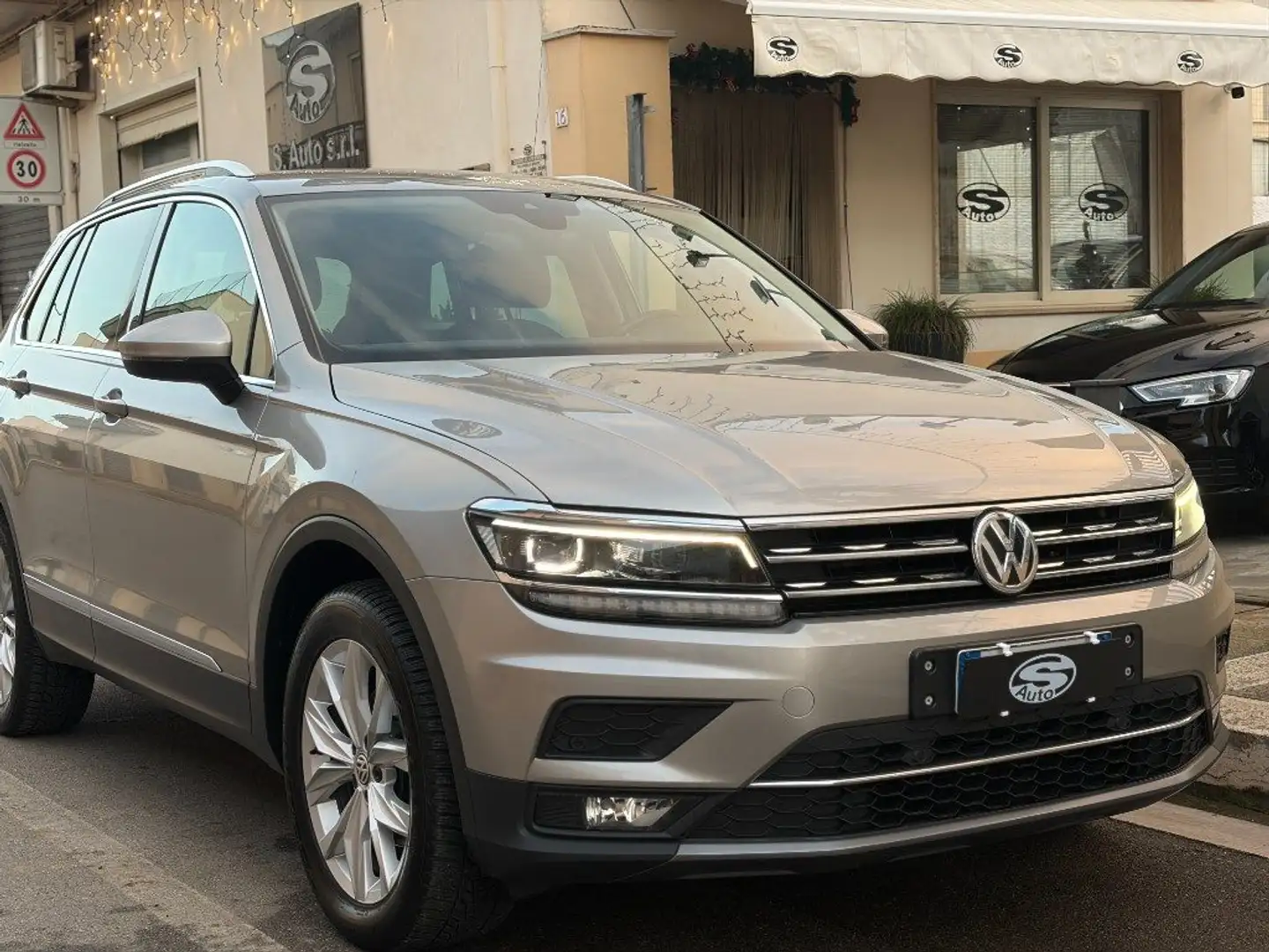 Volkswagen Tiguan 2.0 TDI 150 DSG Advanced Grigio - 2
