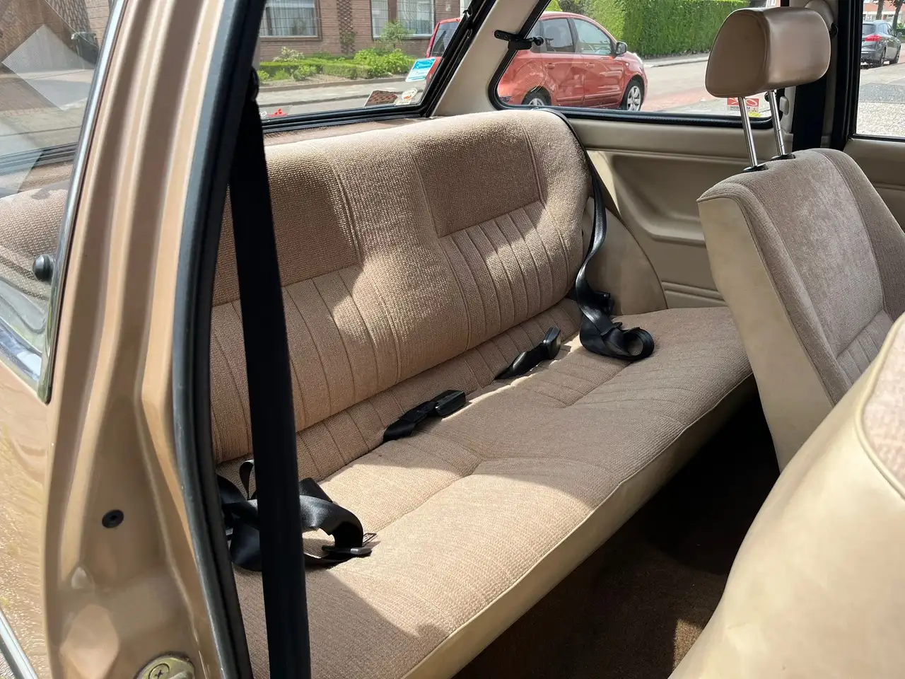 Mitsubishi Colt Oldtimer (belastingvrij), foto 8