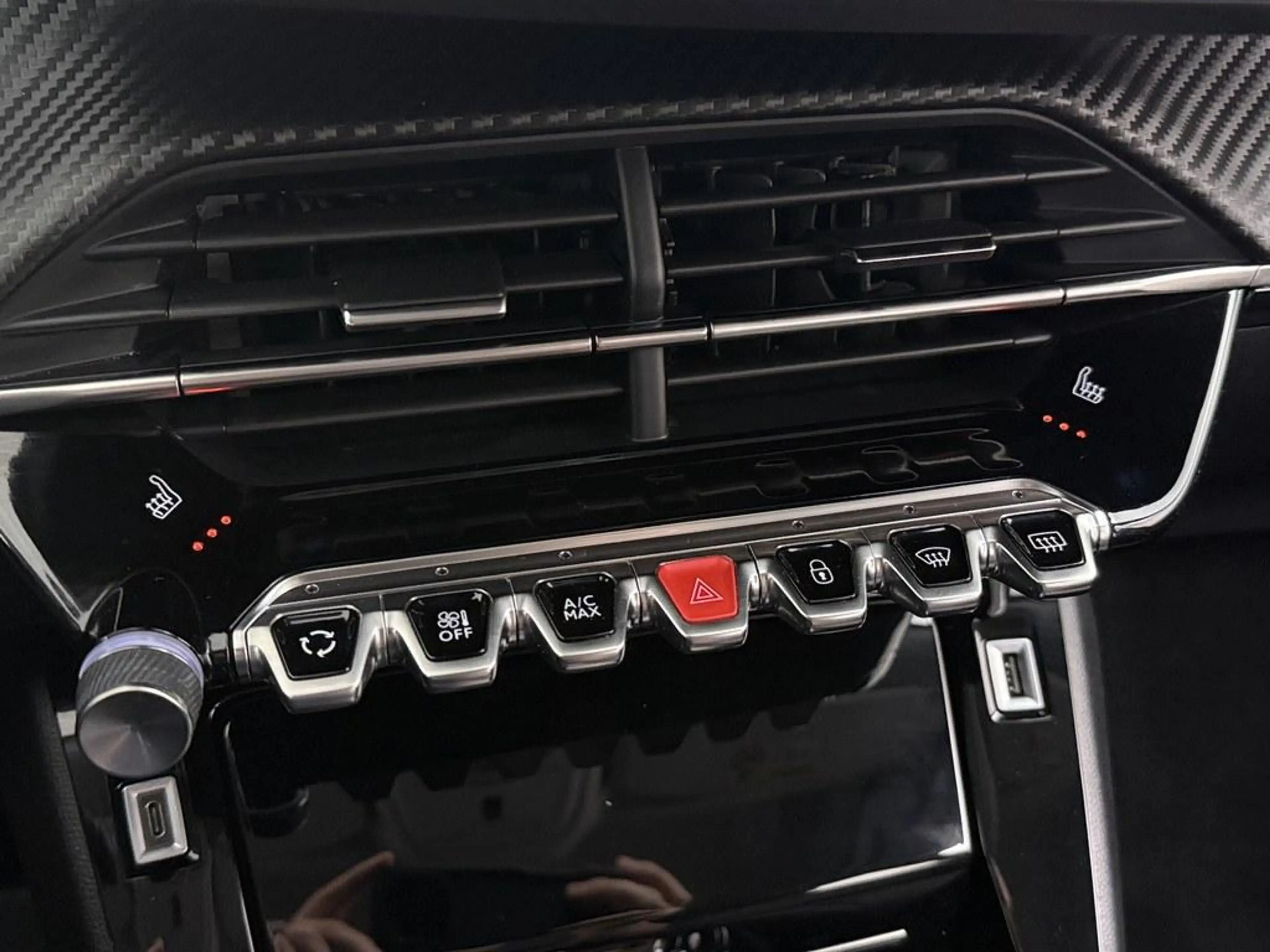 Peugeot e-2008 EV Allure 50 kWh 92% Winterpakket/Nav/Camera — photo 5