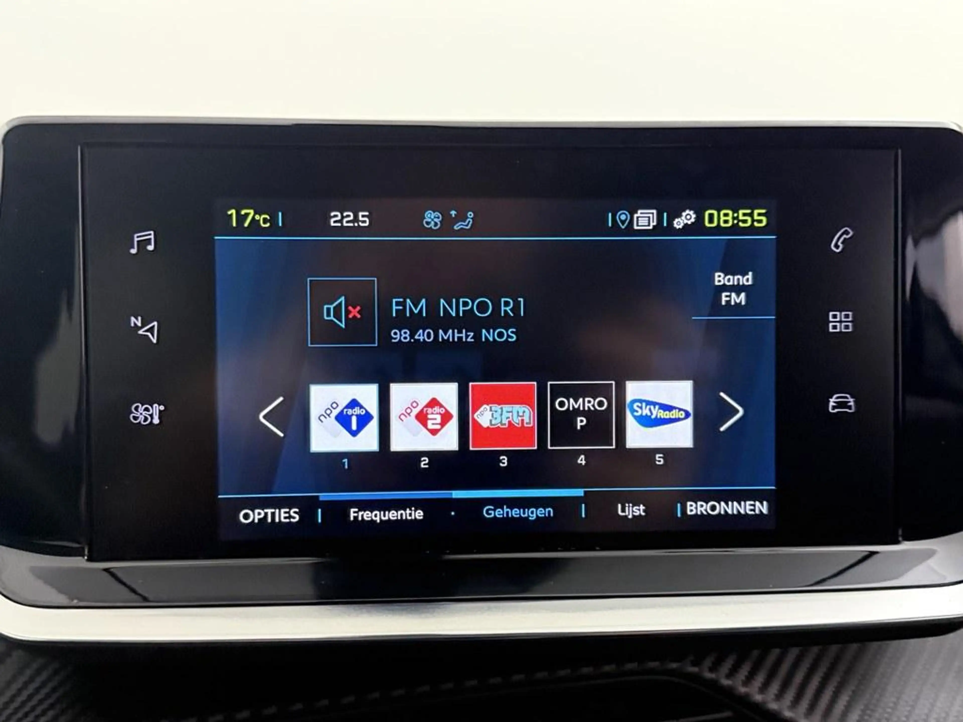 Peugeot e-2008 EV Allure 50 kWh 92% Winterpakket/Nav/Camera — photo 13