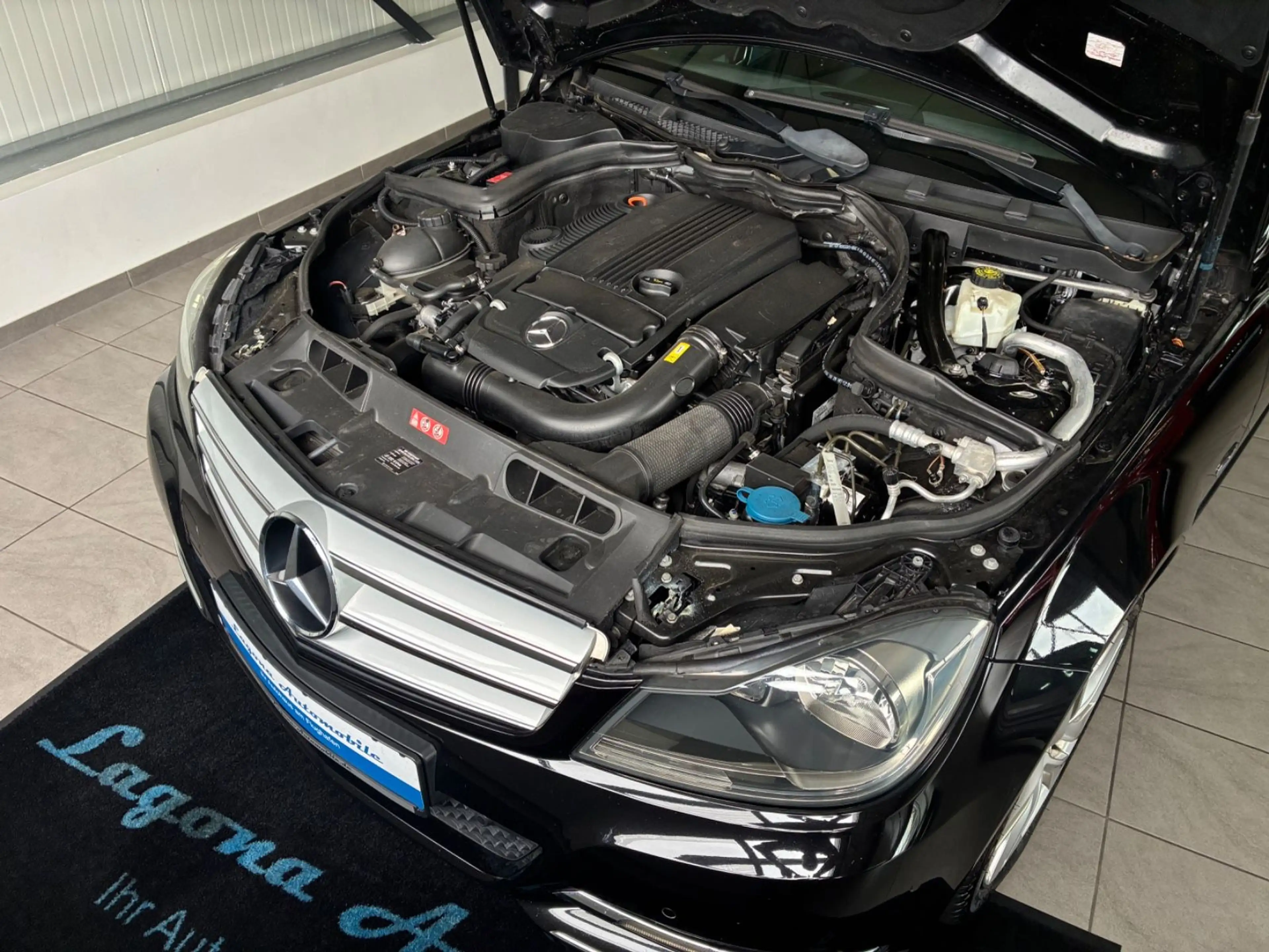 Mercedes-Benz C 180 CGI BlueEfficiency Avantgarde *HU NEU* — photo 18