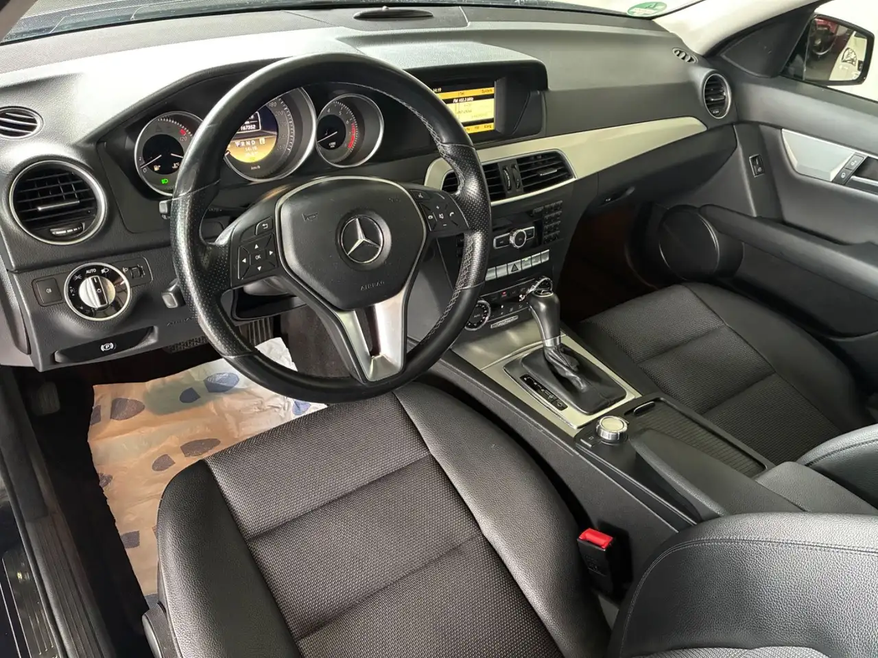 2012 Mercedes-Benz C 180 CGI BlueEfficiency Avantgarde *HU NEU*, photograph 9