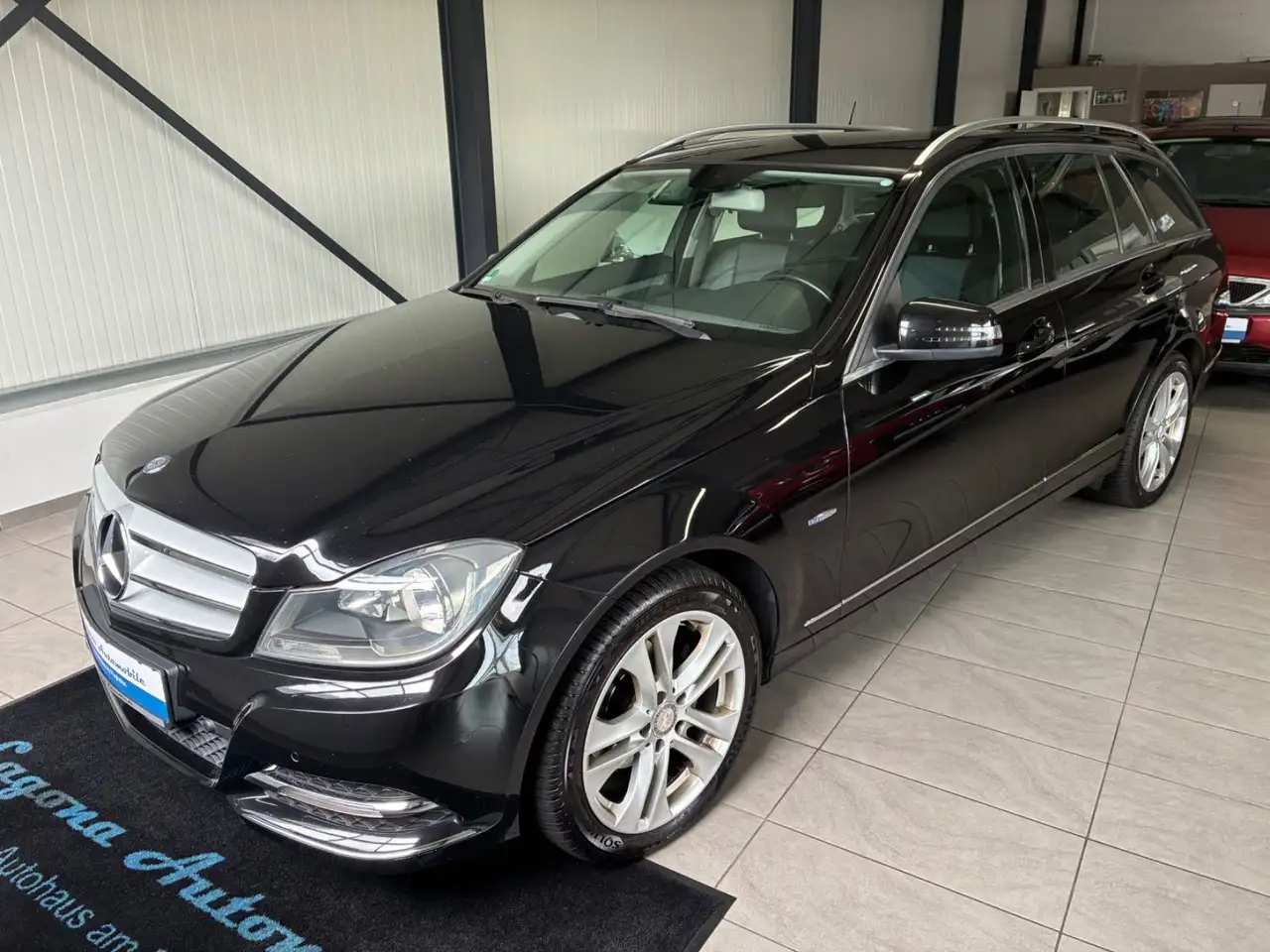 2012 Mercedes-Benz C 180 CGI BlueEfficiency Avantgarde *HU NEU*, photograph 2