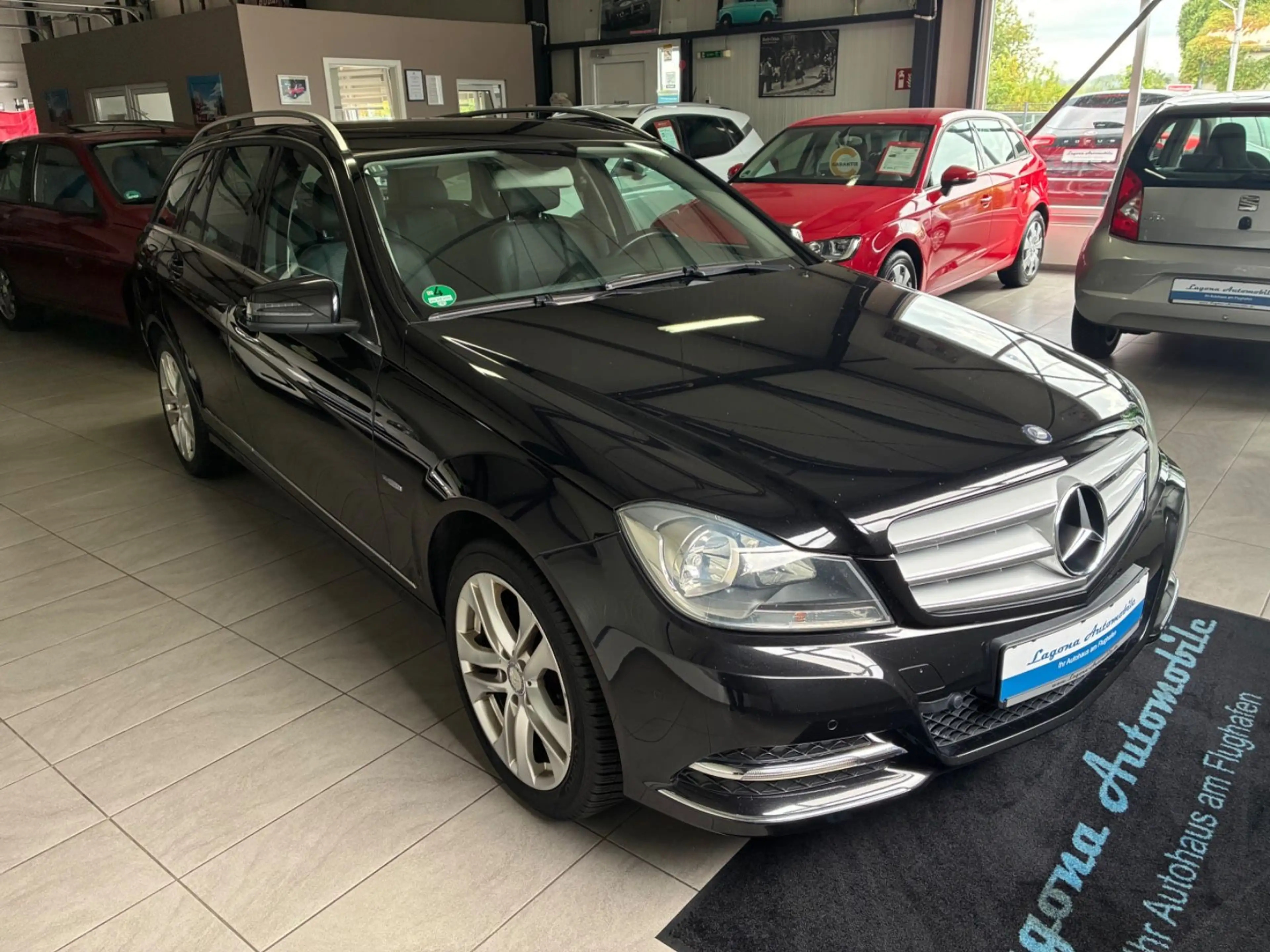 Mercedes-Benz C 180 CGI BlueEfficiency Avantgarde *HU NEU* — photo 6