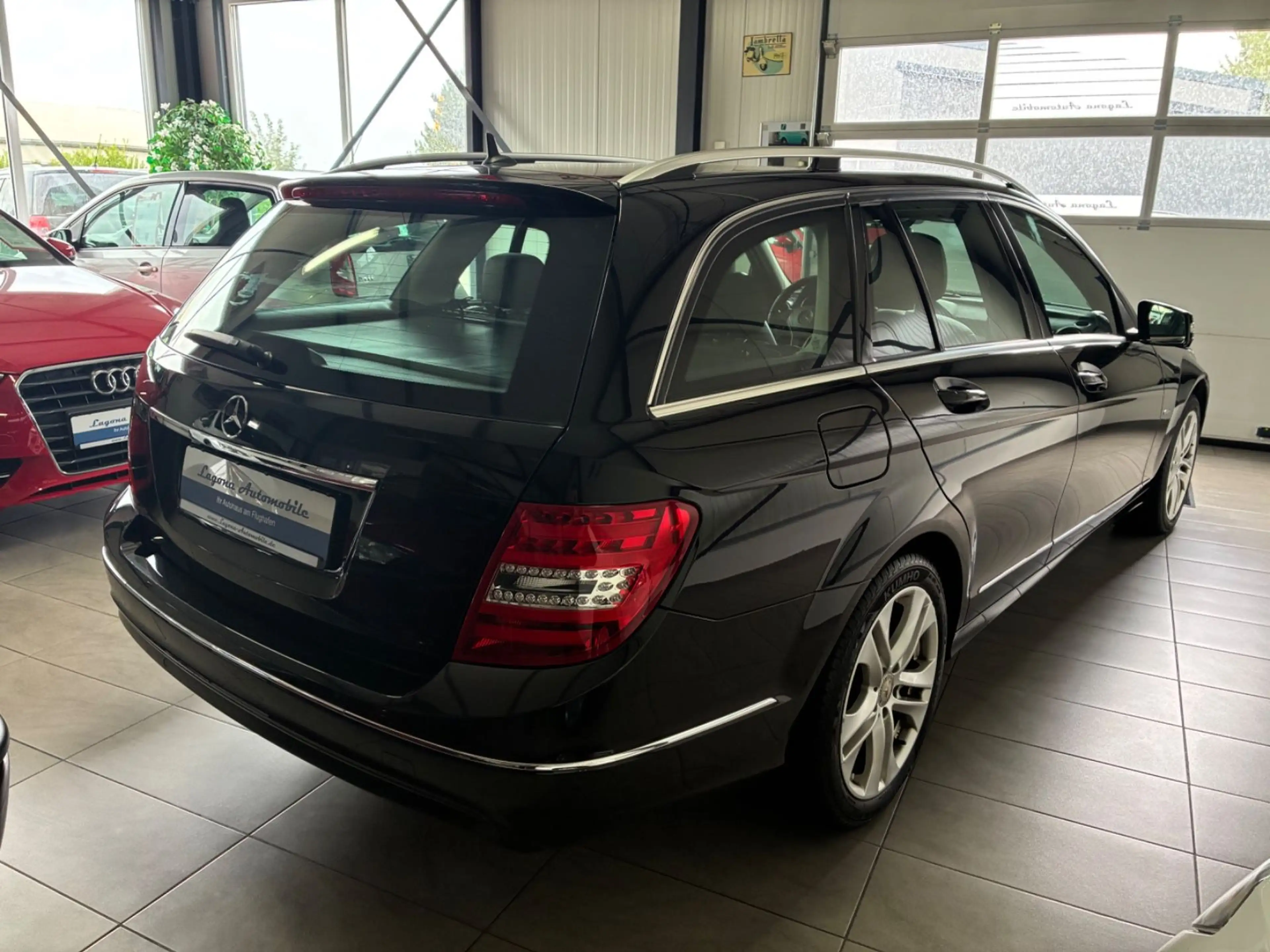 Mercedes-Benz C 180 CGI BlueEfficiency Avantgarde *HU NEU* — photo 5