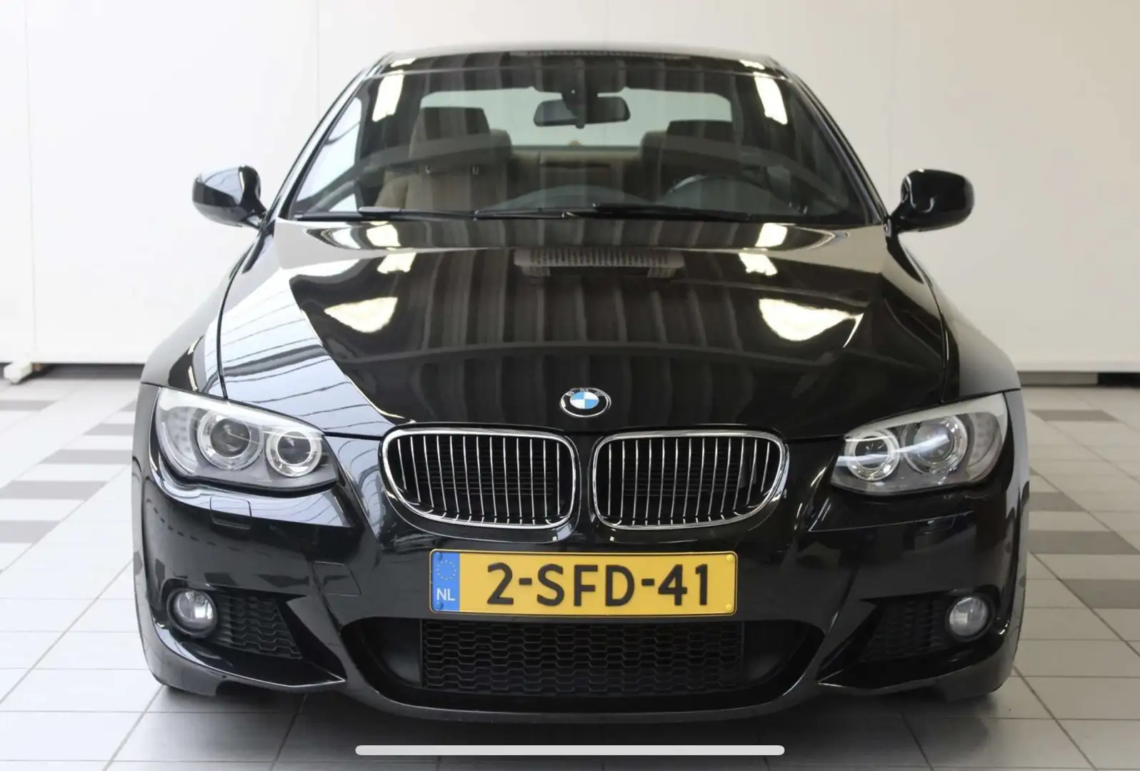 BMW 325 Premium BMW 325i coupé met zeer weinig km’s Zwart - 2
