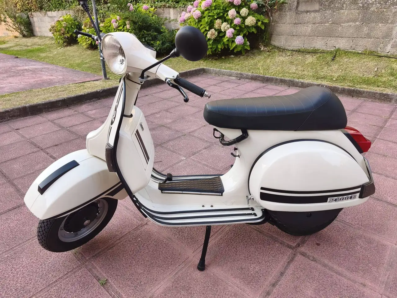 Vespa P 200 E