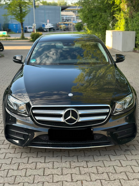 Mercedes-Benz E 400 E 400 4Matic AMG Line — photo 9
