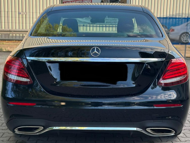 Mercedes-Benz E 400 E 400 4Matic AMG Line — photo 7